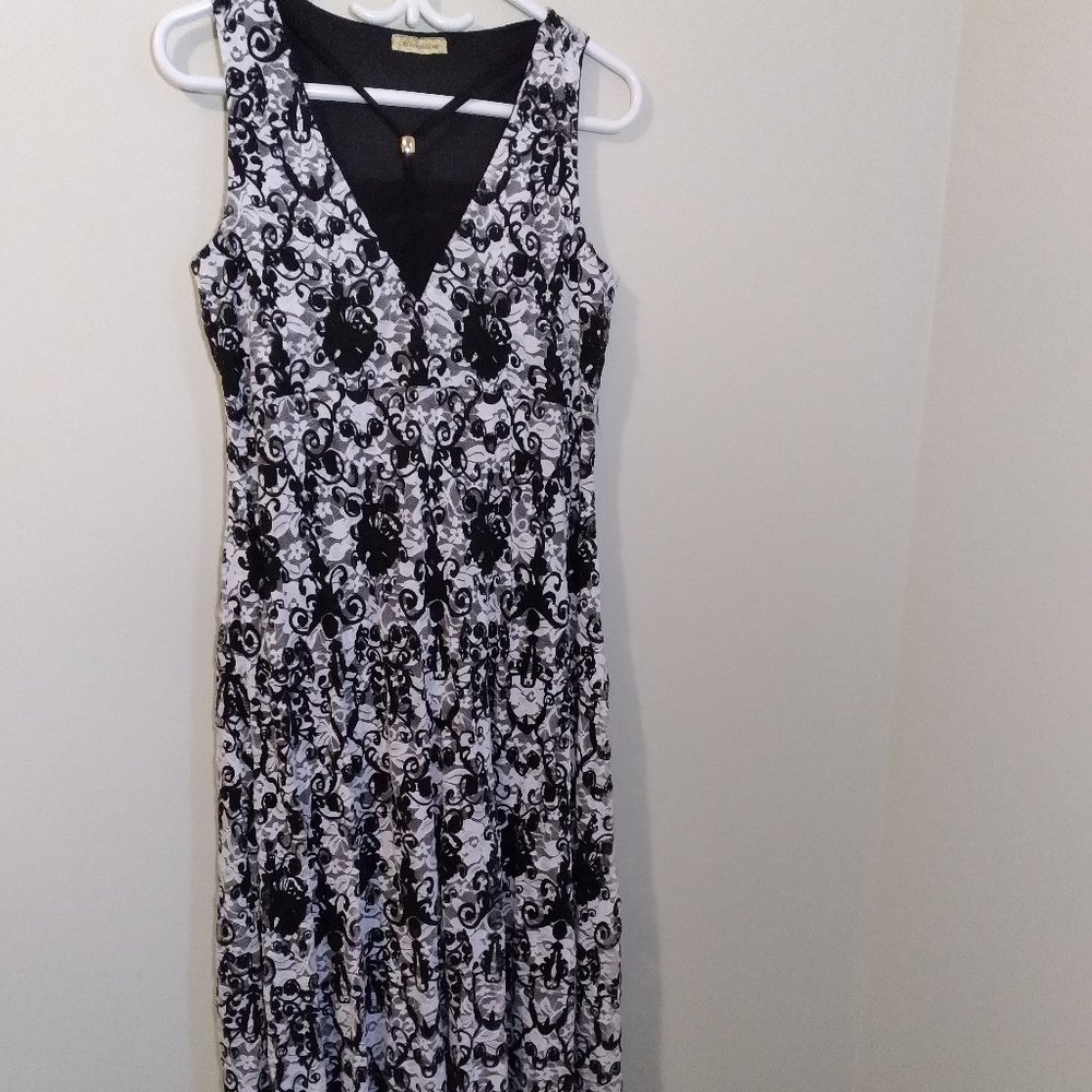Beautiful Vintage BROCHURE Maxi Dress, Lace with Black lining